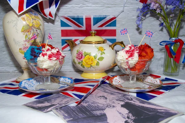 Celebration Queen Elizabeth Platinum Jubilee Street Party Food Bunting Red — Stock Photo, Image