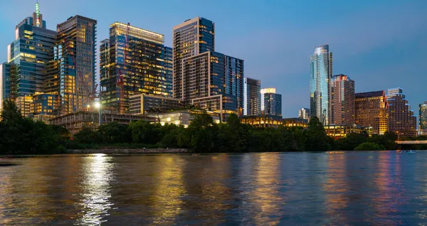 Austin, Texas downtown skyline. Austin morning pink colorful sunrise. — Stock Photo, Image