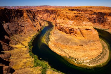 Glen Canyon Ulusal Dinlenme Alanındaki Kanyon. Arizona 'da Colorado Nehri' nde Manzaralı At nalı Bükme Kanyonu.