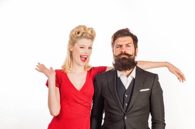 Genç retro aşıklar. Karı koca, klasik tarz..