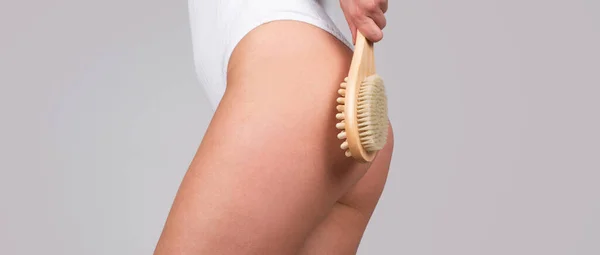 Woman legs with clean skin. Female buttocks ass without cellulite. Depilation, skin treatment. Anti-cellulite body massage for leg and butt. Spa and wellness, body care, aesthetic cosmetology. — Stockfoto