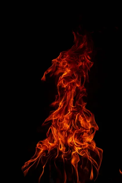 El fuego, llama ardiente. Fuego ardiente grande. — Foto de Stock