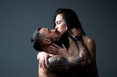 Birbirine aşık genç bir çift. Aşk hikayesi..