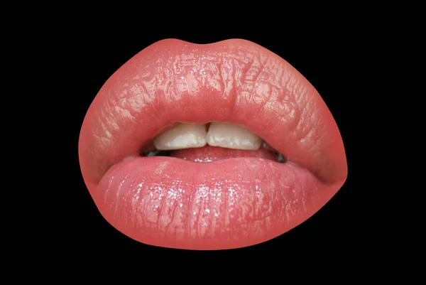 Sensuell kvinna med sensuella läppar. Närbild perfekt naturlig läpp, kvinnlig mun. Fylliga sexiga läppar. Makroansiktsdetalj. — Stockfoto