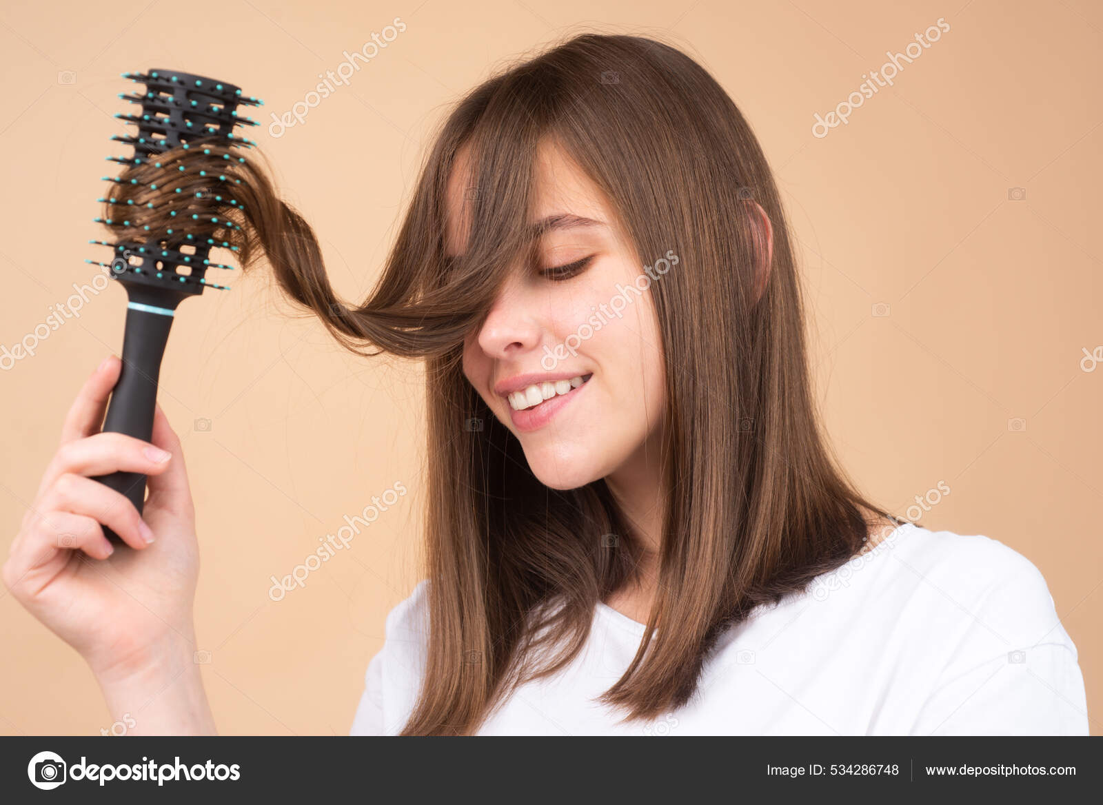 Fundo Cabeleireiro Segurando Escova E Secador De Cabelo Escova De