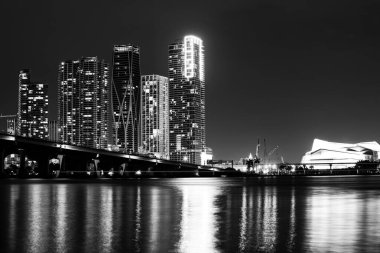 Miami şehir merkezinde. Miami Skyline Panoraması.