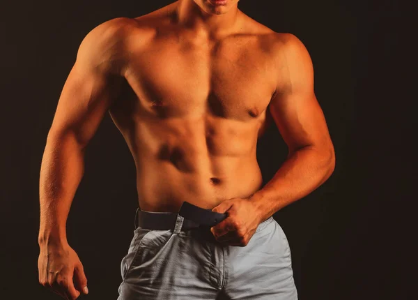 Torso de homem nu. Um gay nu. Homem musculoso sexy. Modelo fitnes muscular nu. Corpo nu sexy. Homossexual, orgulho, lgbtq, lgbt. — Fotografia de Stock