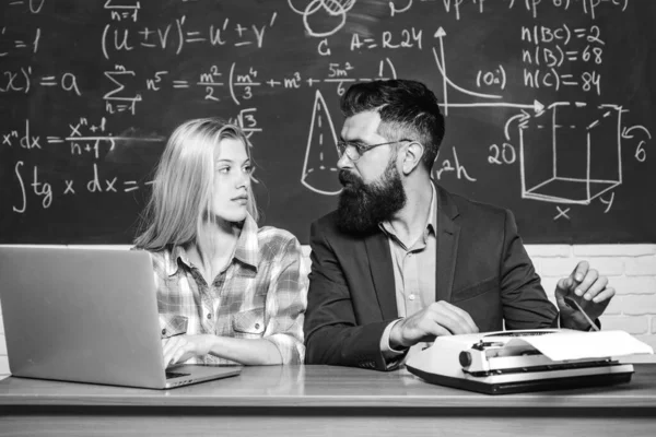 Teacher respects students. Science and education concept. Tutor. Bearded tutor helping his student. Back to school and Education concept. Nerd funny student preparing for university exams. — 图库照片