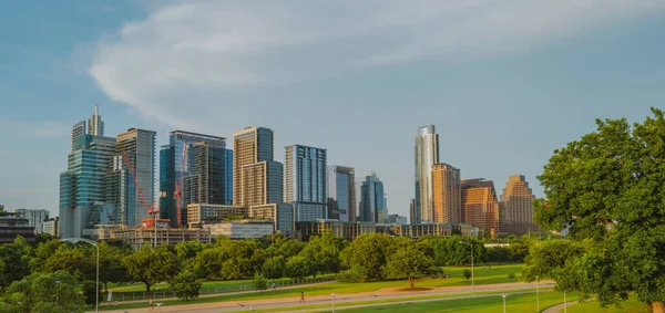 Pohled na Austin Park, Texas v centru USA panorama. — Stock fotografie
