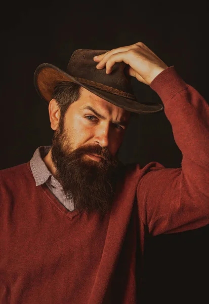 Moda retro masculina. Retrato de vaquero en sombrero de cuero. American Western. Rodeo del oeste salvaje. — Foto de Stock