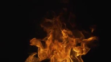 Ateşle. Ateş ve alevlerin soyut arkaplanı. Alev alev yanıyor. Büyük yanan ateş..
