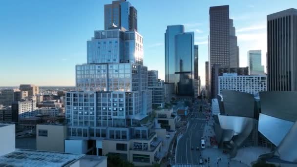 로스 천사의 공중 비행으로, 드론으로 LA 를 촬영했습니다. 로스앤젤레스 다운타운. 캘리포니아 주제 LA 배경. 로스앤젤레스의 도시 중심지. — 비디오