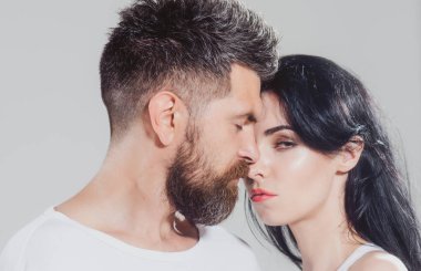 Eşleşin. Şefkatli tutku. Birbirinize güzel bir çiftle yakın çekim yapın. Gerçek aşk. Akrabaları olan bir erkek..