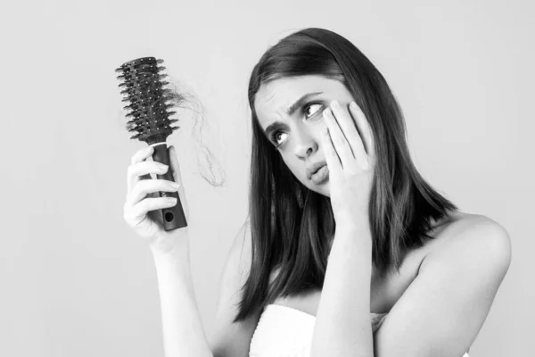 Sad woman with hair loss problem worried about hair loss. — Stock Photo, Image