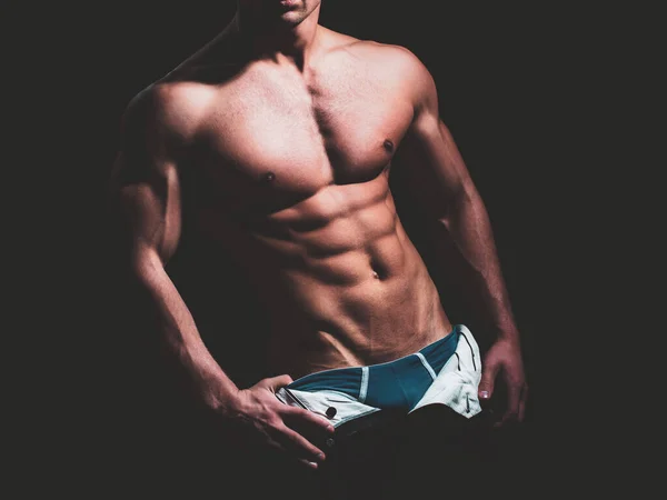 Ropa interior. Torso desnudo sexy, seis abdominales. Hombre muscular con cuerpo perfecto ideal. — Foto de Stock