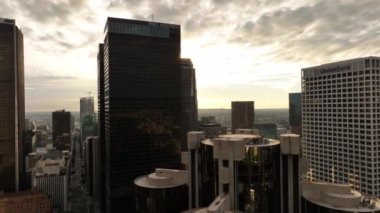 Los Angeles şehir merkezinde. Los Angeles kökenli Kaliforniya teması. Los Angeles şehir merkezi. Los Angeles Meleklerinin Uçuşu, İHA ile Los Angeles 'ı filme aldı..