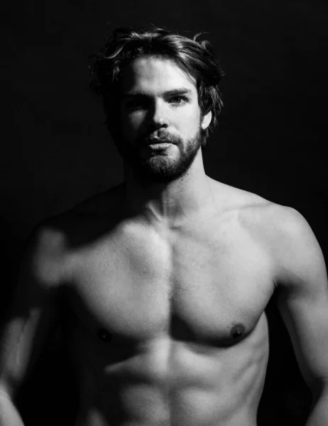 Retrato de hombre guapo sexy joven con desnudo, torso, atlético gay, modelo masculino, chico caliente muscular. — Foto de Stock