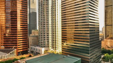 Los Angeles şehir merkezindeki Los Angeles şehir manzarası. Şehrin iş merkezi. Kaliforniya gökdelenleri ve gökdelenleri. Los Angeles şehrinin şehir merkezi silueti.