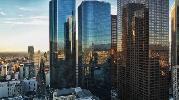 Los Angels Innenstadt. Los angeles Luftaufnahme, mit Drohne. Skyline der Innenstadt von Los Angeles. LA Hintergrund. Los Angels Innenstadt. Skyline der Geschäftsstadt Los Angeles. — Stockfoto