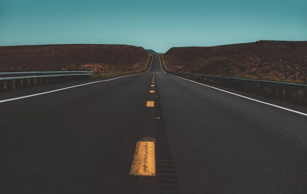 캘리포니아의 루트 66. 아스팔트 질감, 배경. 미국의 도로 여행. — 스톡 사진
