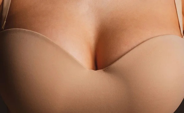 Women with large breasts. Sexy breas, boobs in bra, sensual tits. Beautiful slim female body. Lingerie model. Close up of sexy female boob in bra. — Stockfoto