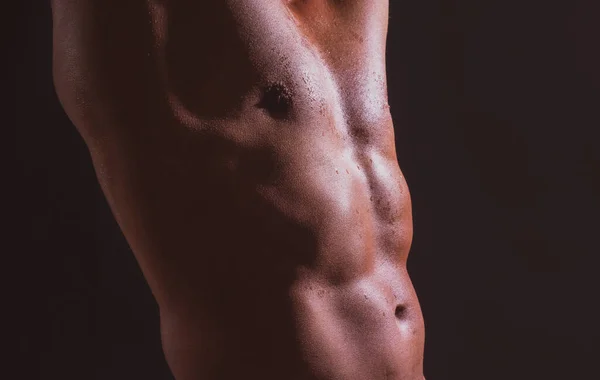 黒の隔離されたヌード男裸の胴とバナー。セクシーな筋肉裸のゲイのクロップボディ。裸の腹筋男. — ストック写真