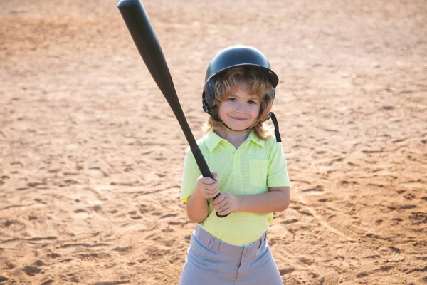 Egy Baseball Ütőt Tartó Kölyök Dobó Gyermek Hamarosan Dobja Ifjúsági — Stock Fotó