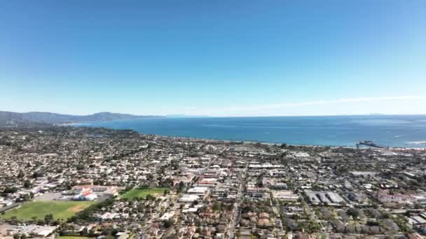 Aerial View of Santa Barbara in California. USA. Drone. Cityscape. Aerial helicopter shot flying on Santa Barbara. — Stock Video