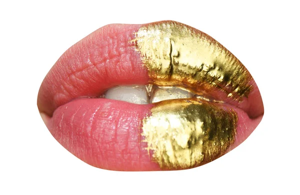 Mond Ikoon. Gouden lippen, gouden lipgloss op sexy lippen, metalen mond. Schoonheid vrouw make-up close up. — Stockfoto