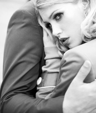 Şehvetli bir çift. Aşk, romantizm ve insanların kavramı.