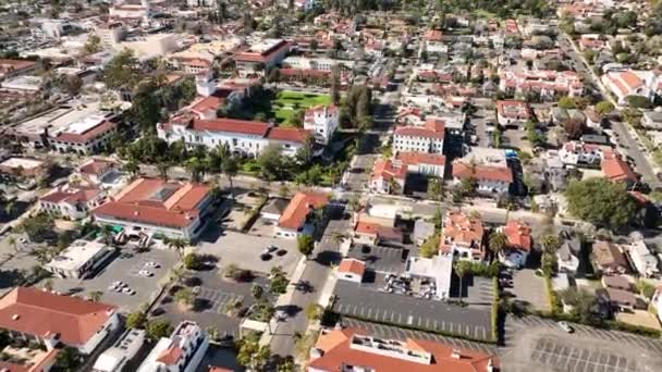 Vue aérienne des maisons à Santa Barbara, Californie. — Video