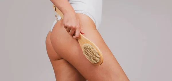 Legs with clean skin. Female buttocks ass without cellulite. Skin treatment. Anti-cellulite body massage for leg and butt. Spa and wellness, plastic surgery, body care, aesthetic cosmetology. — Stockfoto