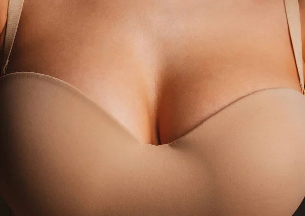 Sexy large breasts. Woman breas, boobs in bra, sensual tits. Beautiful slim female body. Lingerie model. Closeup boob. — Foto Stock