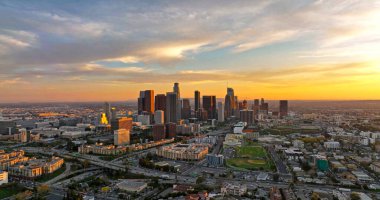 Los Angeles California şehir merkezi. Los Angele, California, ABD şehir merkezi. Los Angeles Meleklerinin Uçuşu, İHA ile Los Angeles 'ı filme aldı..