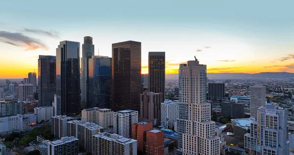 Wolkenkratzer von Los Angeles Kalifornien. Los Angeles, Kalifornien, USA Stadtbild Innenstadt, Geschäftszentrum Bürogebäude. — Stockfoto