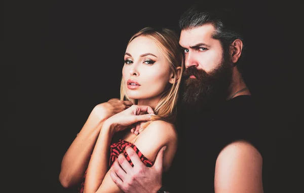 Passionate couple, romantic people. Couple close up portrait. Sensual Girlfriend and boyfriend. Boy girl romantic looking. — Stock Photo, Image