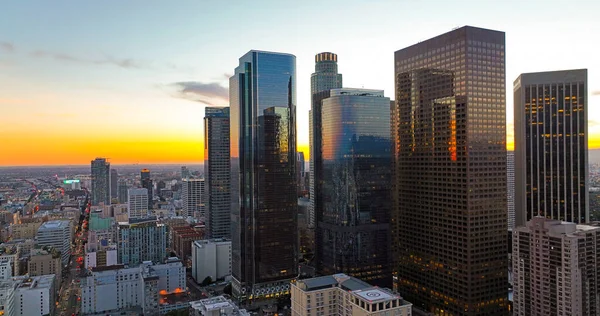 Vista aérea urbana do centro de Los Angeles. Arranha-céus panorâmicos da cidade. Histórico de LA. Centro da cidade de Los Angeles. — Fotografia de Stock