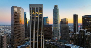 Los Angeles panoramik bir şehir. Los Angeles şehir merkezi silueti. Los Angeles binaları.