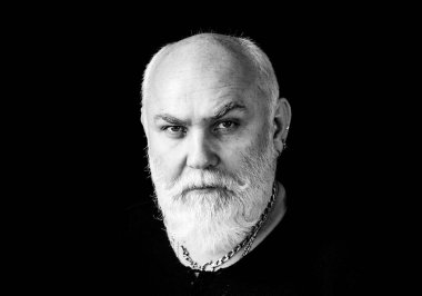 Son sınıf öğrencisinin portresi. Yüzünü kapat..