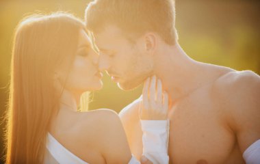 Birbirine aşık genç bir çift. Aşk hikayesi..