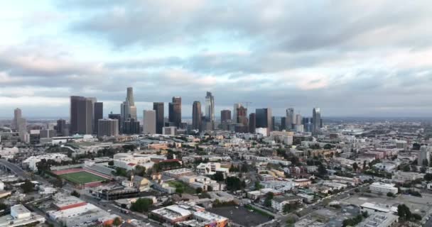 Los Angeles Downtown Cinematic Drone záběry Top Aerial View. Natočeno dronem. — Stock video