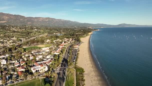 Aerial Drone view of buildings in city Santa Barbara, California. — Stock Video