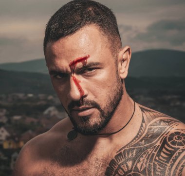 Erkek izleri ve boks. Tehlikeli spor. Acımasız yumruk savaşçı kan. Güçlü bir adam görünümünü.