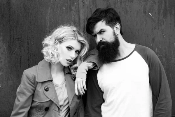 Sevgi dolu bir çift. Aşık şehvetli bir çift. Sevgililer Günü konsepti.