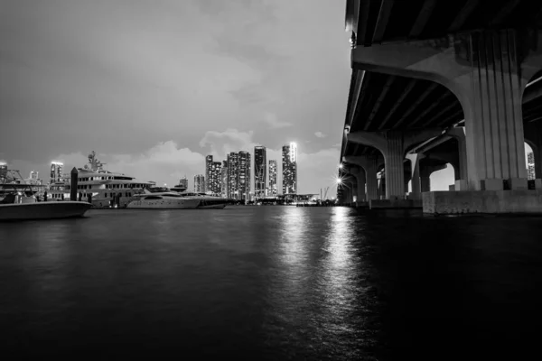 Miami. Krásné panorama Miami Florida při západu slunce. — Stock fotografie