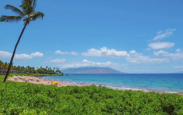 Tranquilidad de ensueño playero. Vistas panorámicas de la playa en la isla hawaiana de Maui. —  Fotos de Stock
