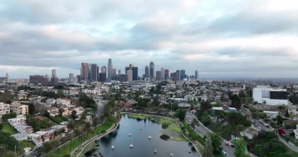 Cidade de Los Angeles, Echo Park. Los Angeles skyline centro. — Vídeo de Stock