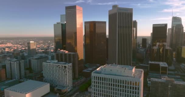 Los Angeles Drohne Luftaufnahme der Stadt mit Wolkenkratzern. — Stockvideo