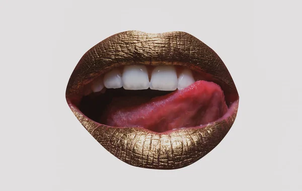Czerwone usta, usta i ikona języka. Plakat i baner z otwartymi ustami. Kobieta z bliska liżąca usta. Kobieta sexy usta z językiem. — Zdjęcie stockowe