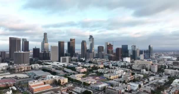 Aerial drone shot flying on downtown Los Angeles. Urban aerial view of downtown Los Angeles. Filmed by drone, aerial view. LA cityscapes. — Stock Video